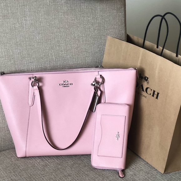 Coach Handbags - 🆕 Matching Coach Set 🎀